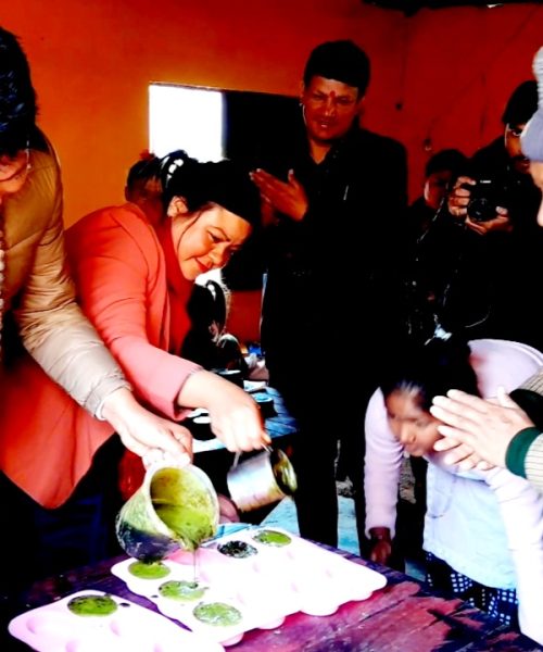 बनकरिया महिलाहरुलाई साबुन बनाउने तालिम शुरु : काम राम्रो गर्नुस् मेसिन पालिकले दिन्छौँ  अध्यक्ष कालाखेती