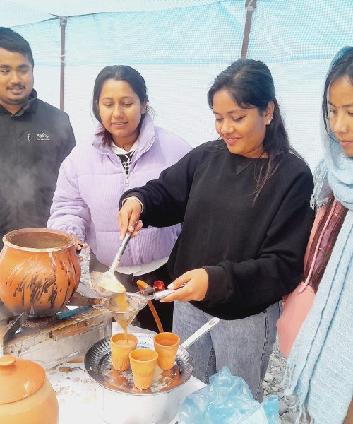 मनहरी महोत्सवमा मट्का चिया ५० रुपैयाँमा महोत्सवमा थप रौनकता छाउँदै
