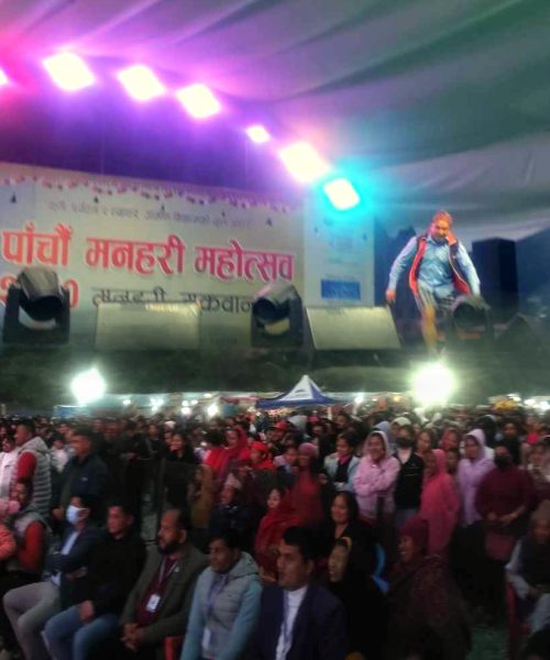 असल मान्छेको खोजी गर्दै मनहरी आईपुगे धुर्मुस सुन्तली : वृद्धवृद्धा देखि बालकसम्म महोत्सवमा