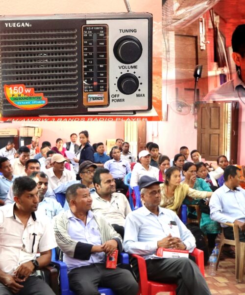सुचनाको हक स्थापनाको लागि पालिकाद्वारा राक्सिराङ्गका प्र.अ. मिटिङमा रेडियो बितरण