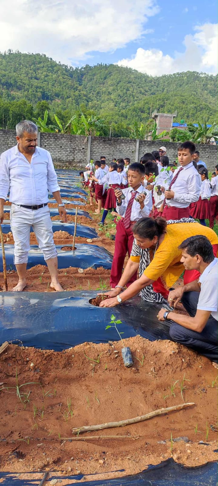 युनाईटेडका बिद्यार्थीहरुद्वारा यस बर्ष पनि  पढ्दै कमाउदै कार्यक्रमलाई निरन्तरता
