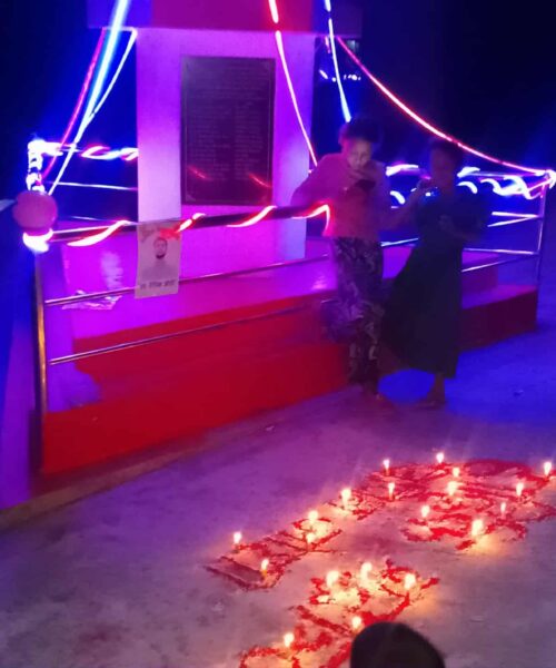 स्वर्गीय बिपिन जोशीको सम्झनामा अखिल ( समाजबादी)द्वारा मनहरी २ मा दीप प्रज्वलन